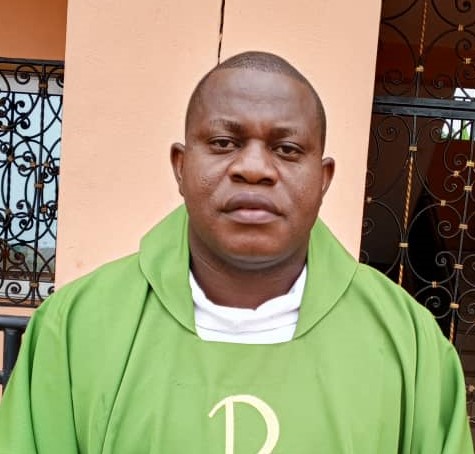 Portrait de Père Armand Atangana Mekongo, SAC, Vice-Recteur Provincial
